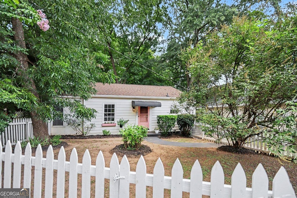 Photo of 702 Glenwood Avenue SE, Atlanta, GA 30312 (MLS # 10837082)