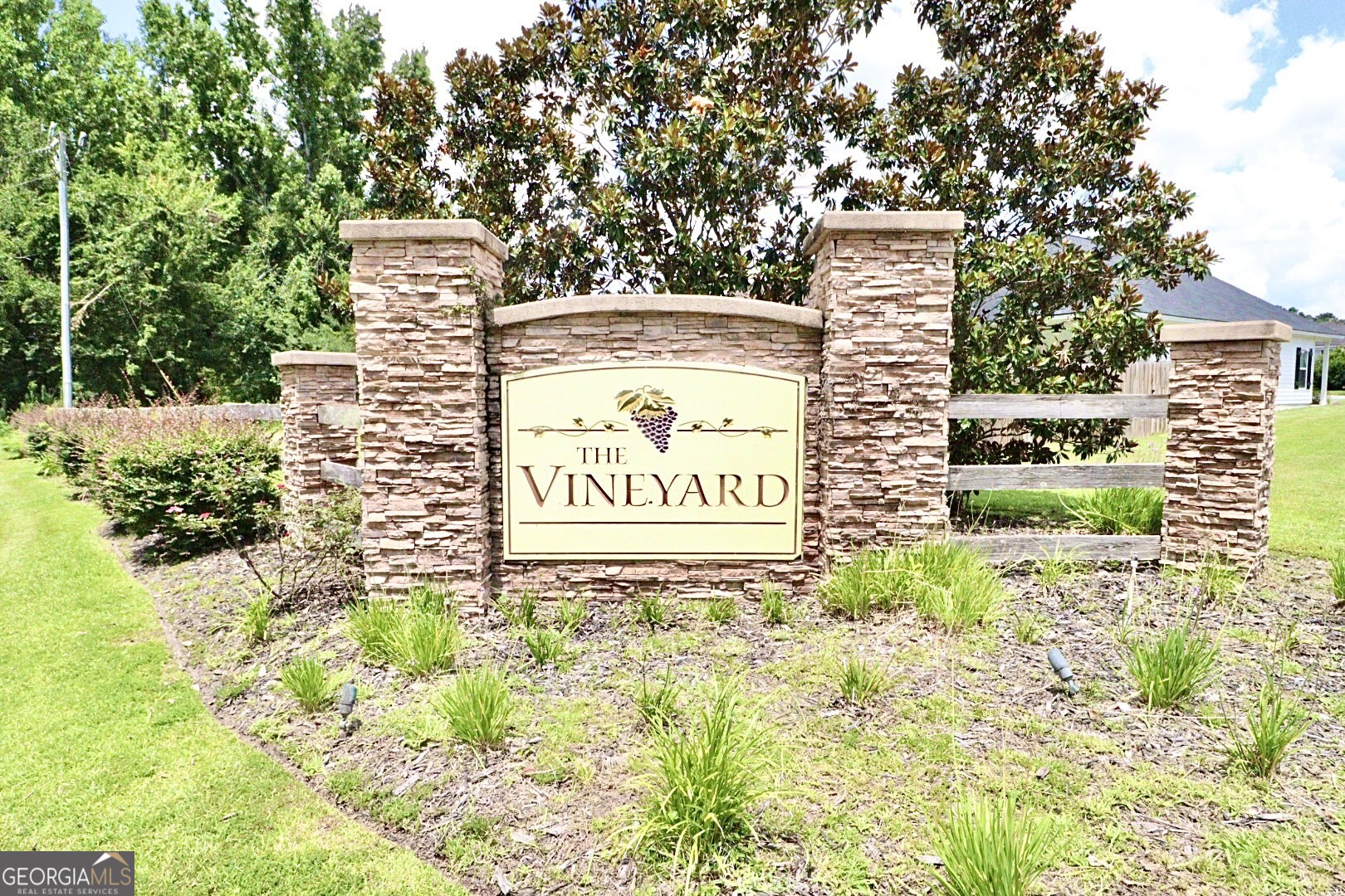 3829 Old Vine WAY
