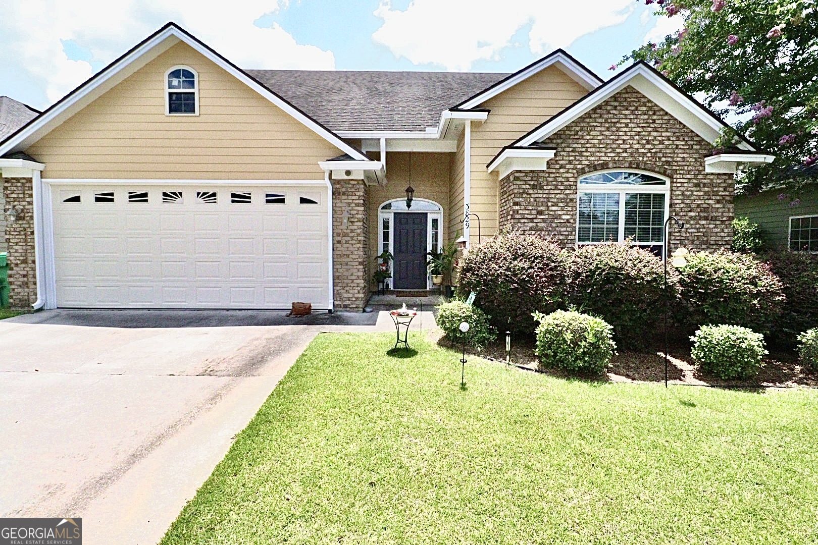 3829 Old Vine WAY