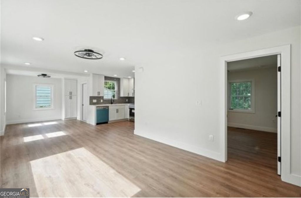 Photo of 1227 Kenilworth Drive SW, Atlanta, GA 30310 (MLS # 10656633)