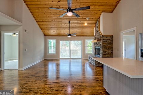 A home in Hiawassee