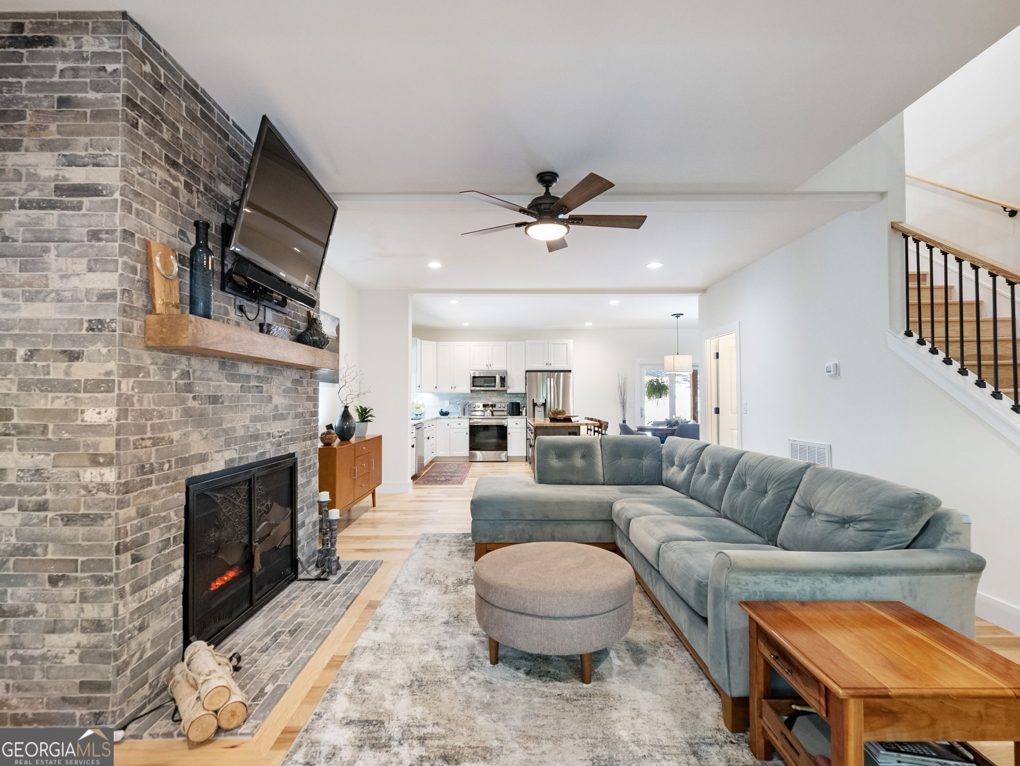 105 Laurelwood