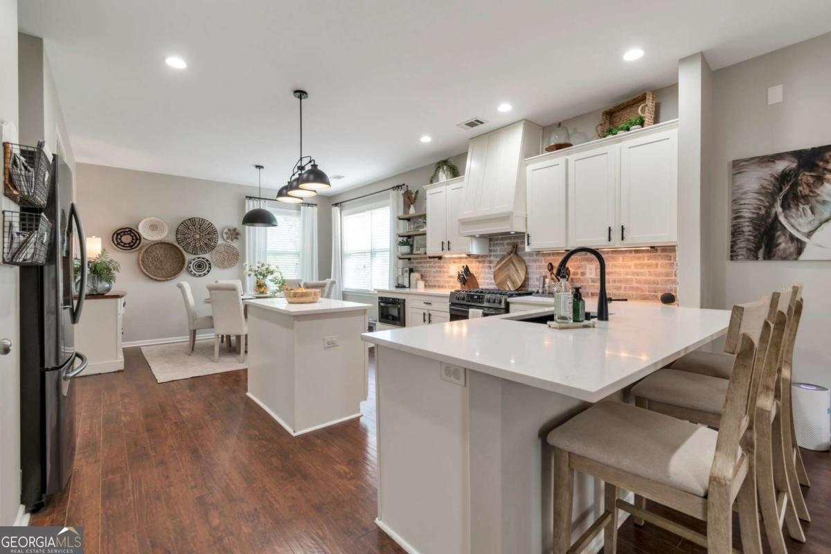 4965 Skyland PKWY