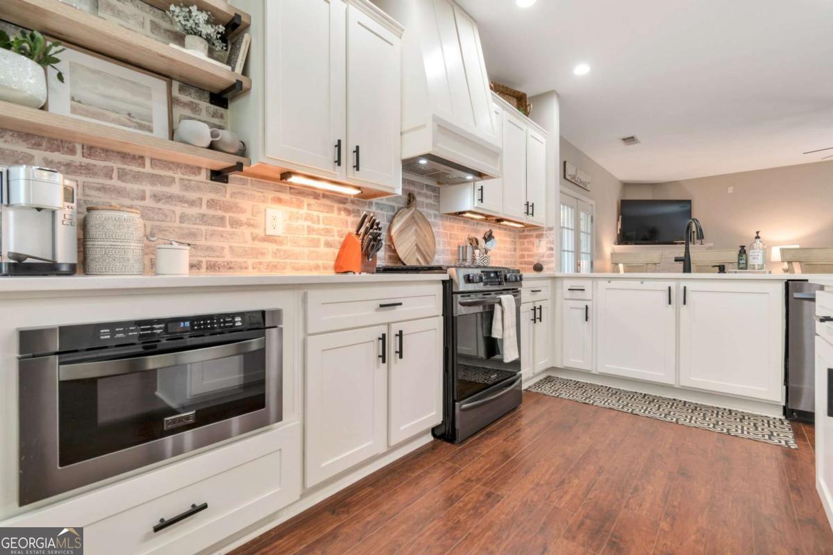 4965 Skyland PKWY