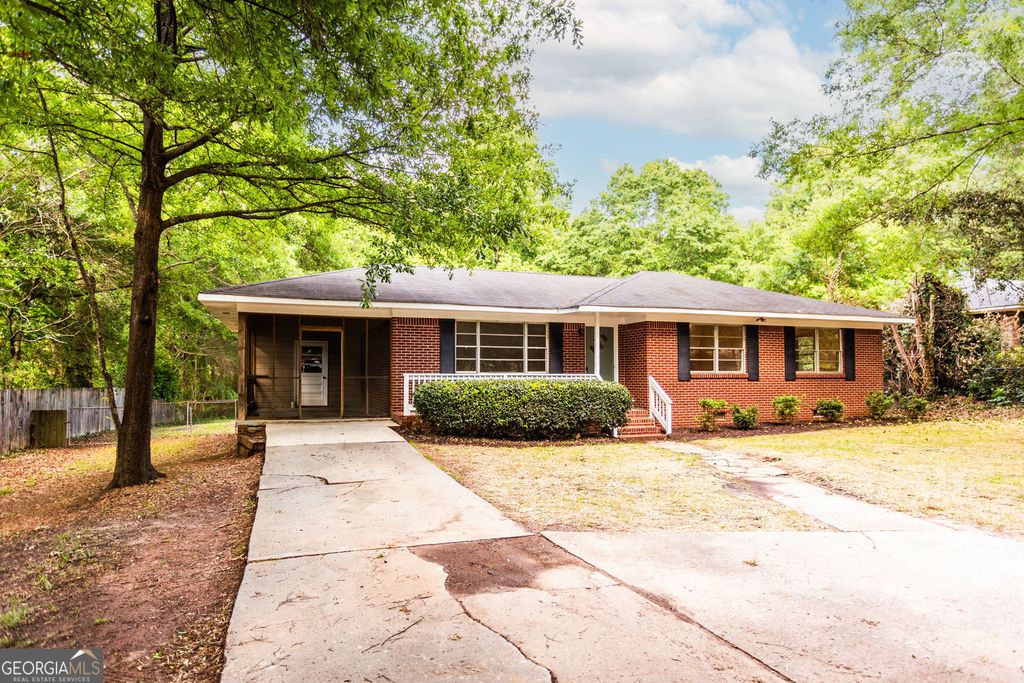 Photo of 1431 S Broad Street, Monroe, GA 30655 (MLS # 10761040)