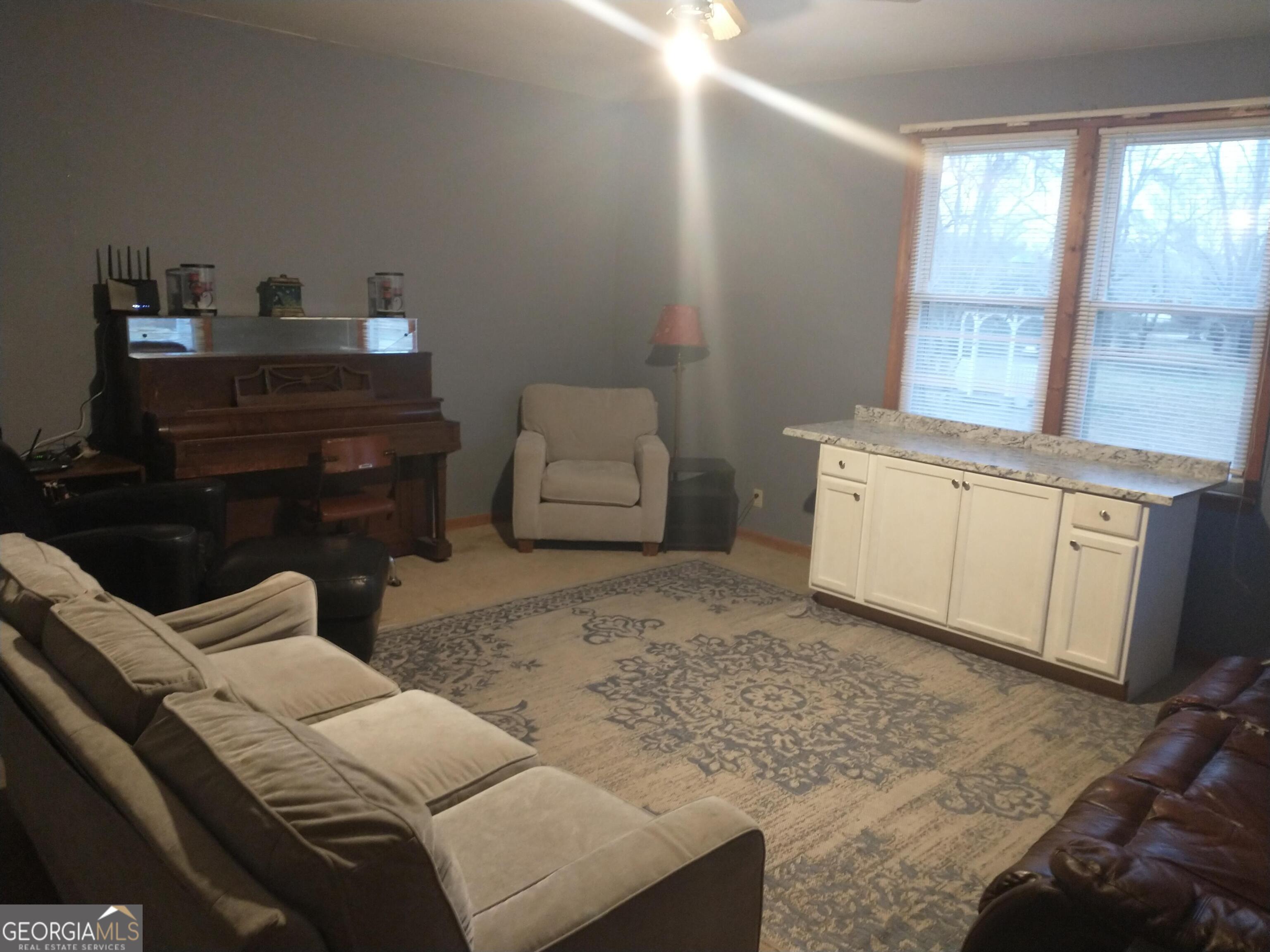 1006 Ridge RD