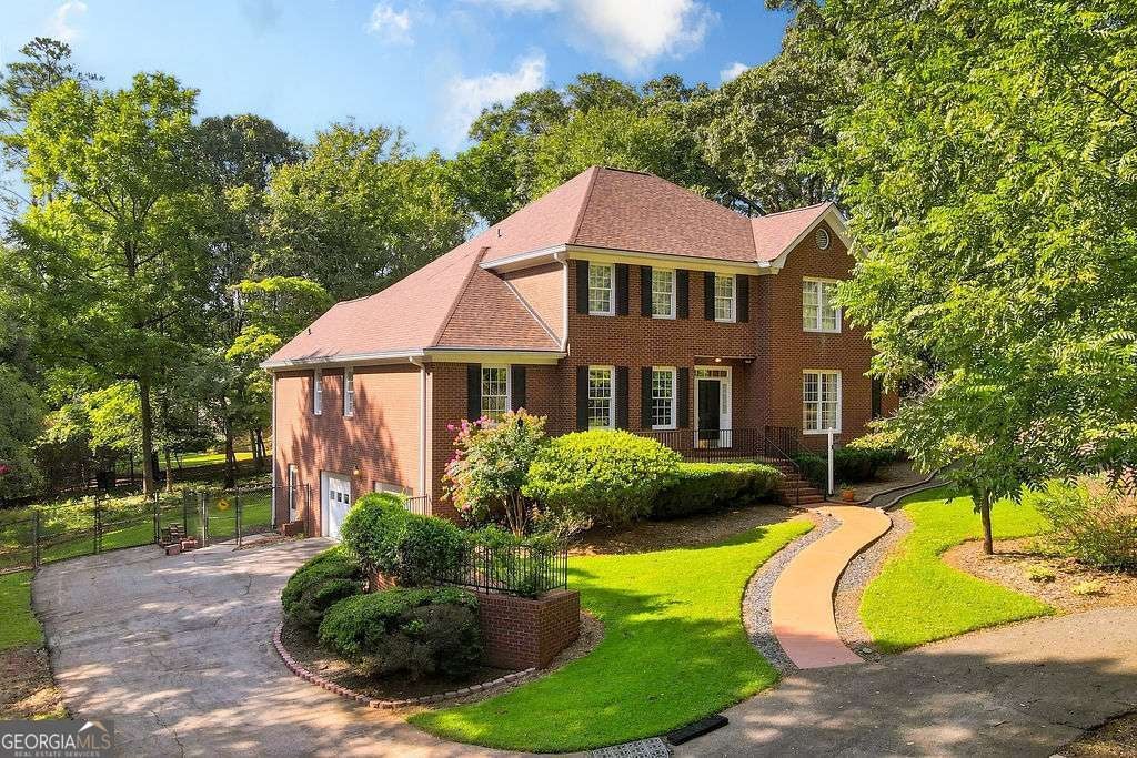 245 Deerhill DR
