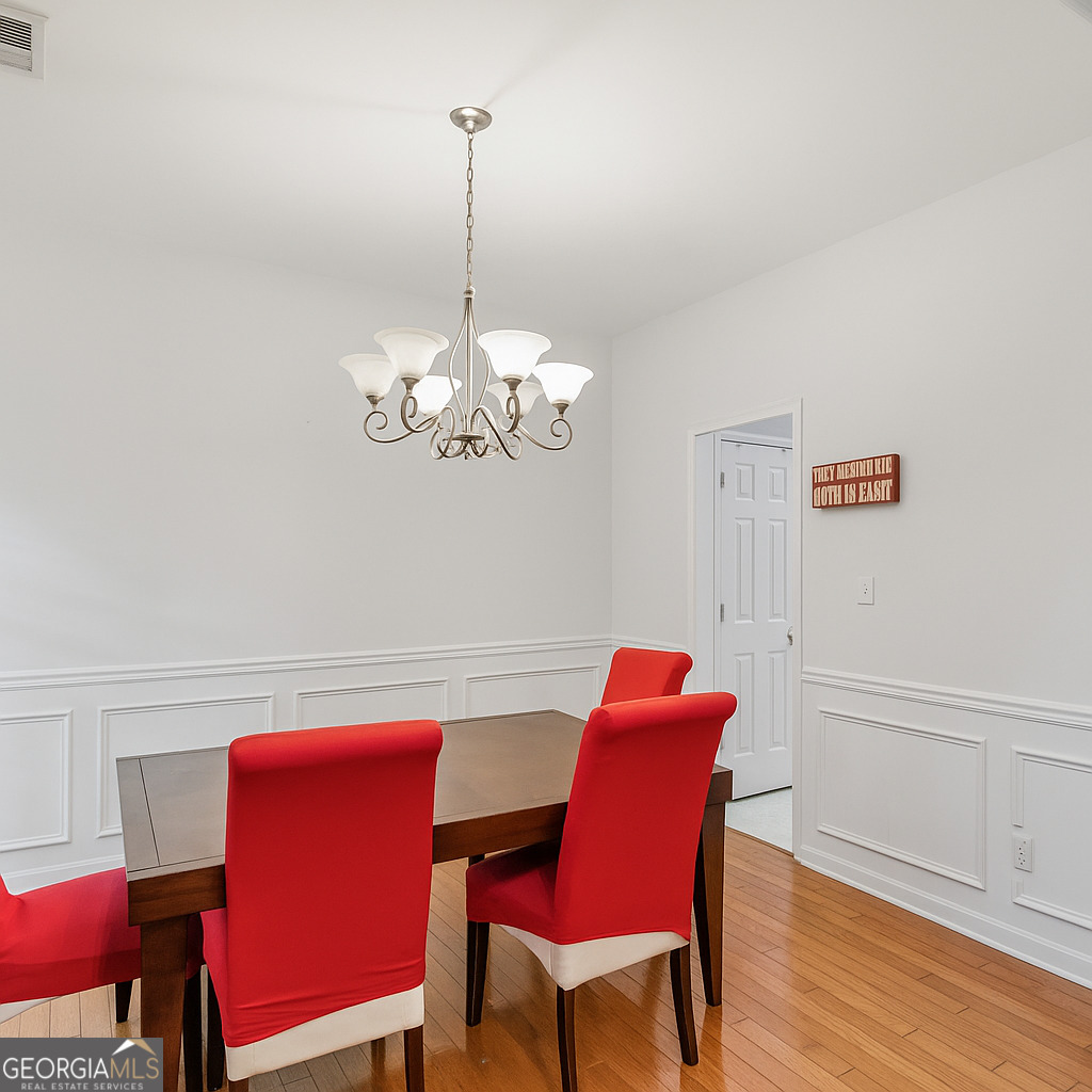 412 Eglington TRL