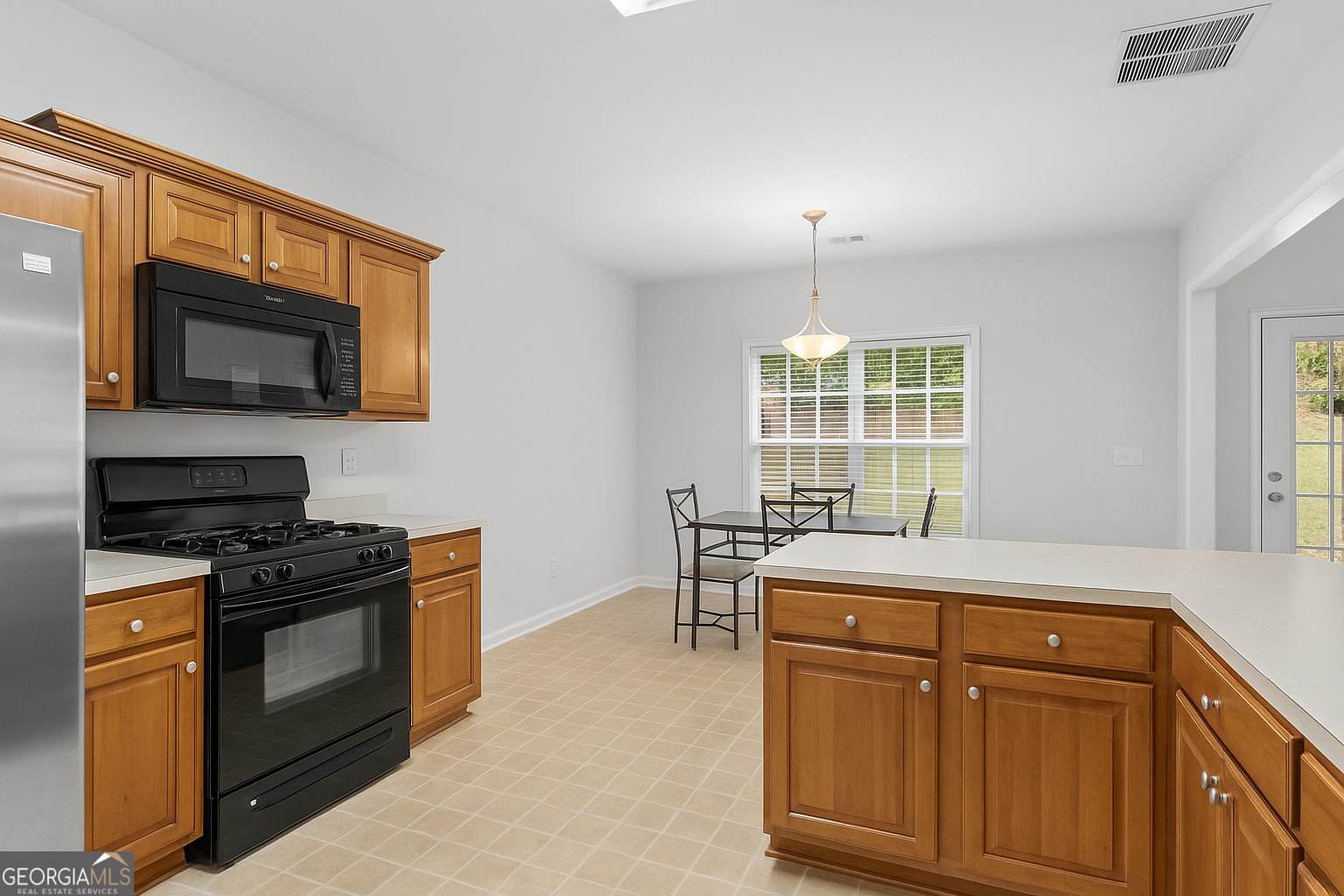412 Eglington TRL