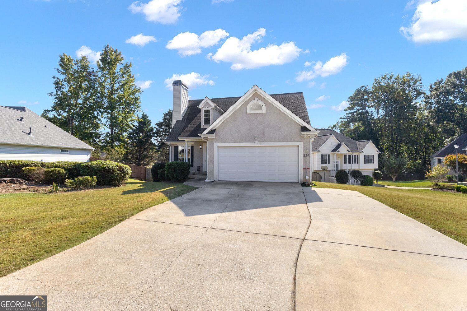 121 Kingsbrook CIR