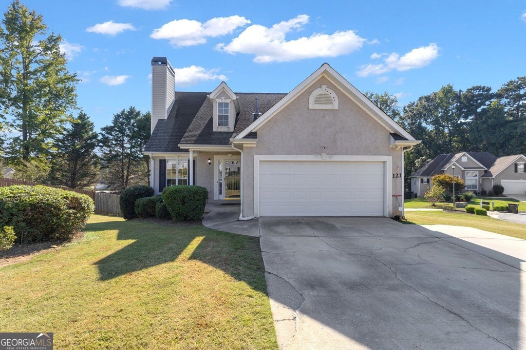 Photo of 121 Kingsbrook Circle, Newnan, GA 30265 (MLS # 10874511)