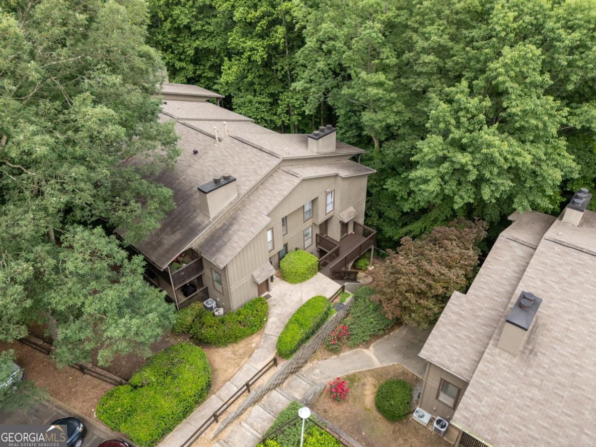LOCATION. LIFESTYLE. CONVENIENCE. Welcome to 2510 Cumberland-where prime Smyrna living meets exceptional practicality! Nestled just minutes from The Battery Atlanta, Truist Park, Vinings, I-75/I-285, and Downtown Atlanta, this impeccably located townhome offers instant access to the best shopping, dining, entertainment, and commuting options the city has to offer. Whether you're catching a Braves game, commuting to Midtown, or enjoying upscale eateries and boutiques, everything you need is at your fingertips. Inside, you'll find a beautifully maintained home with modern finishes, new appliances in the kitchen, and spacious rooms that flows effortlessly into the family room and private balcony-ideal for morning coffee or evening wine. Don't miss your chance to own a home in one of Atlanta's most dynamic, high-demand corridors. Properties in this location don't last-schedule your private tour today and experience Smyrna living at its finest!