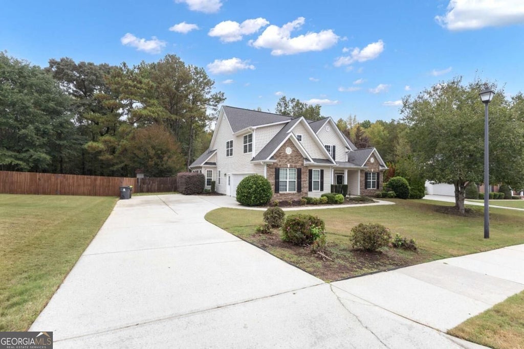 Photo of 241 Otter Circle, Fayetteville, GA 30215 (MLS # 10868748)