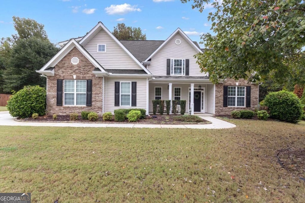 Photo of 241 Otter Circle, Fayetteville, GA 30215 (MLS # 10868748)