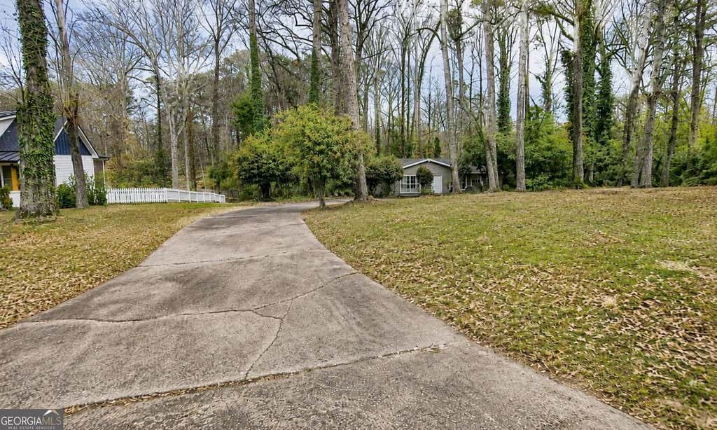 Photo of 1900 Harts Mill Road NE, Atlanta, GA 30341 (MLS # 10826121)