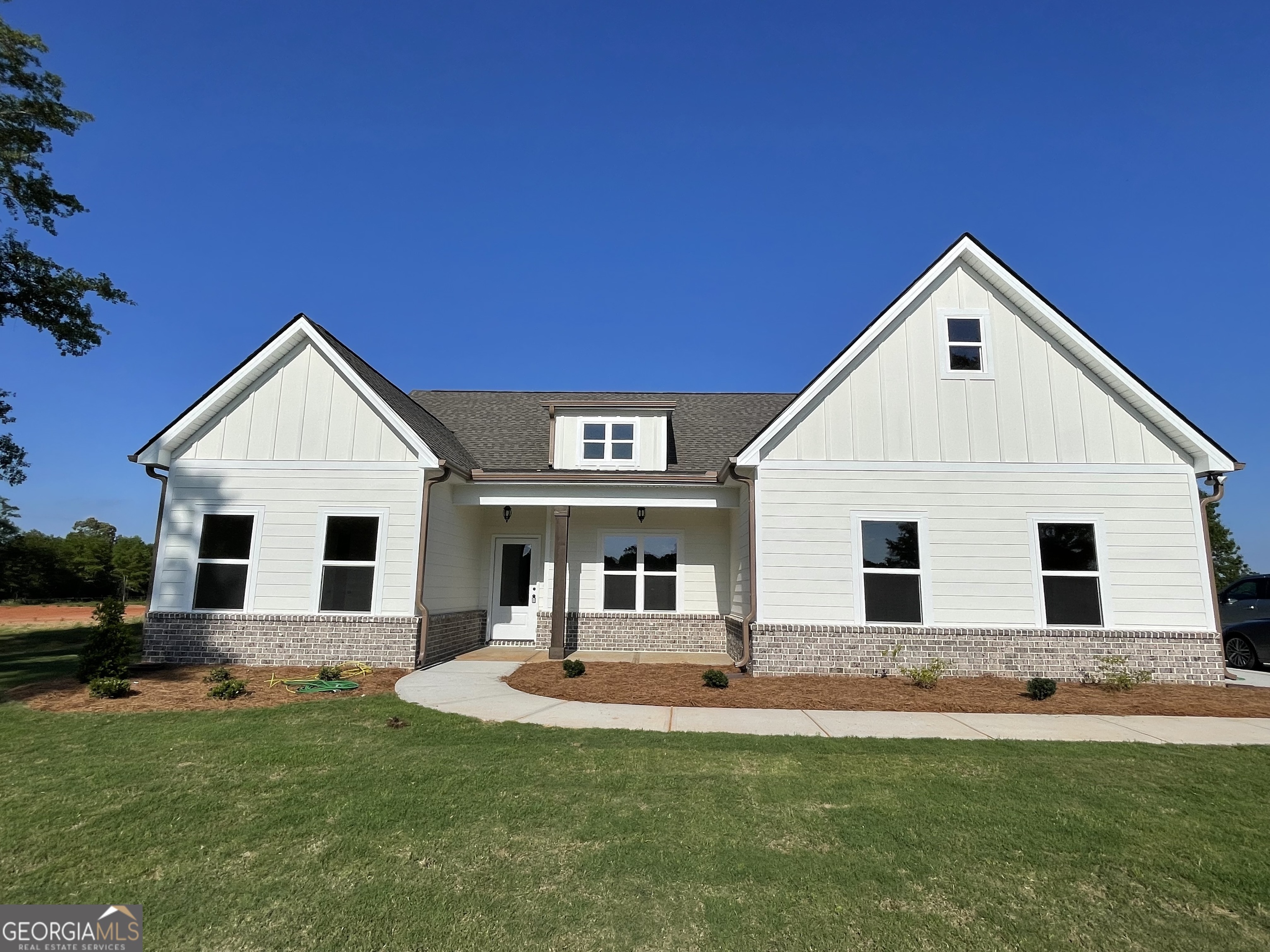 832 JACKSON DR
