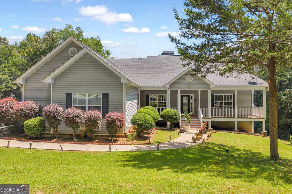 Photo of 166 Sullivan Drive, Homer, GA 30547 (MLS # 10829080)