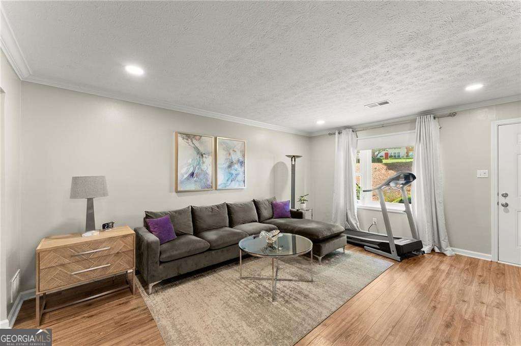 Holcomb Crossing - Residential