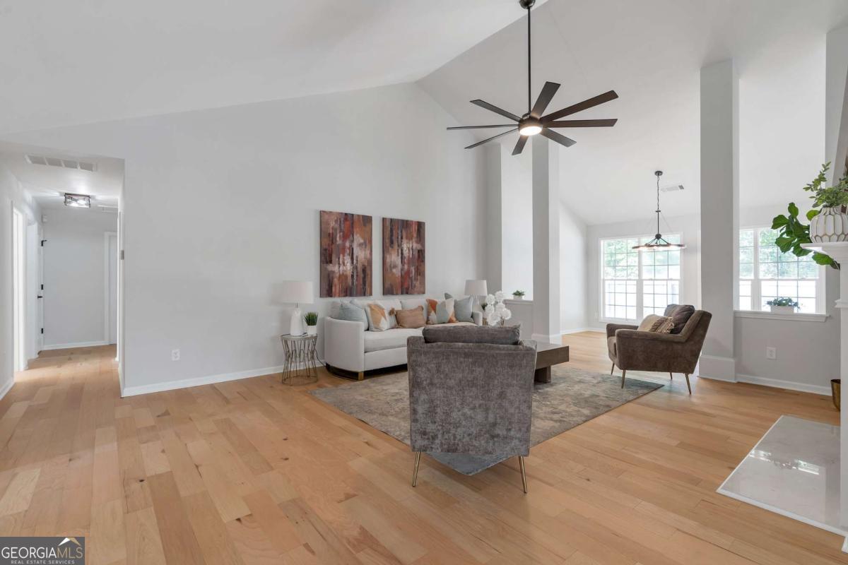 712 Towering Pine TRL