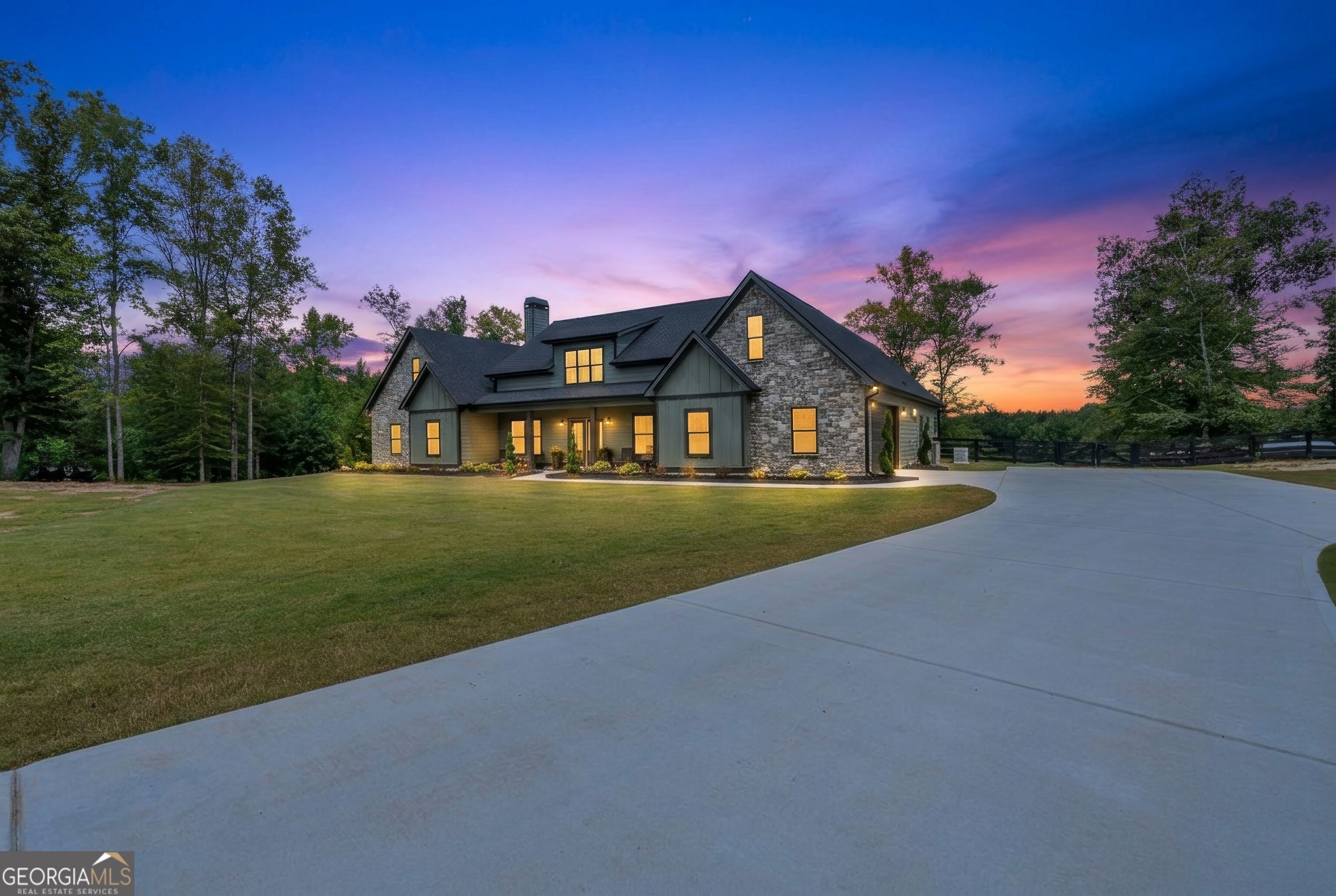 392 Georgian Pines DR