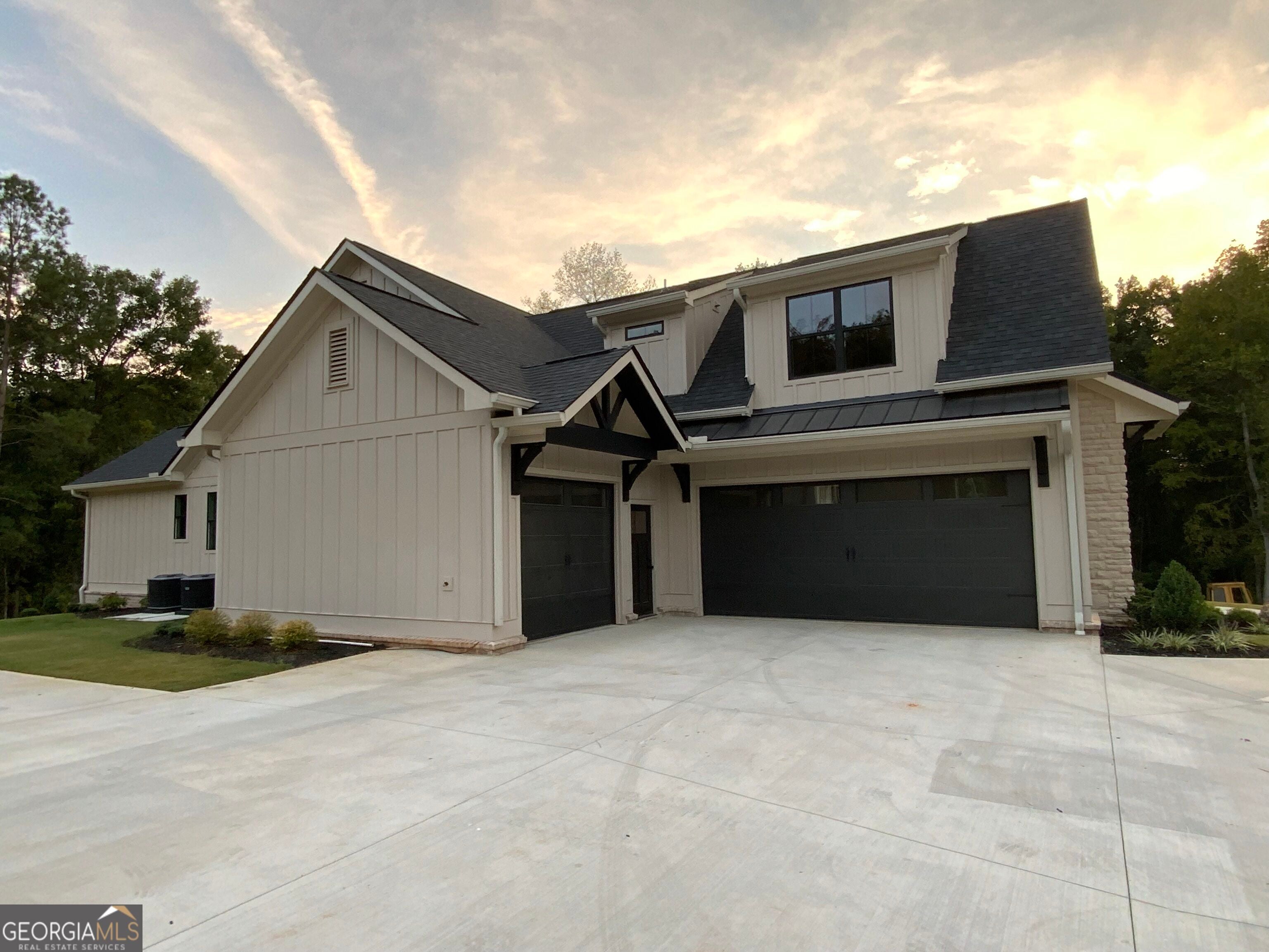 2468 Rockbridge RD NW