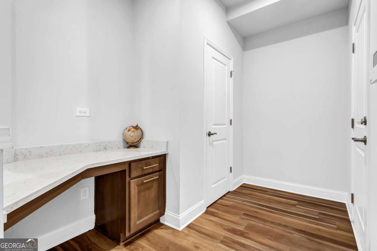 307 Ernest AVE