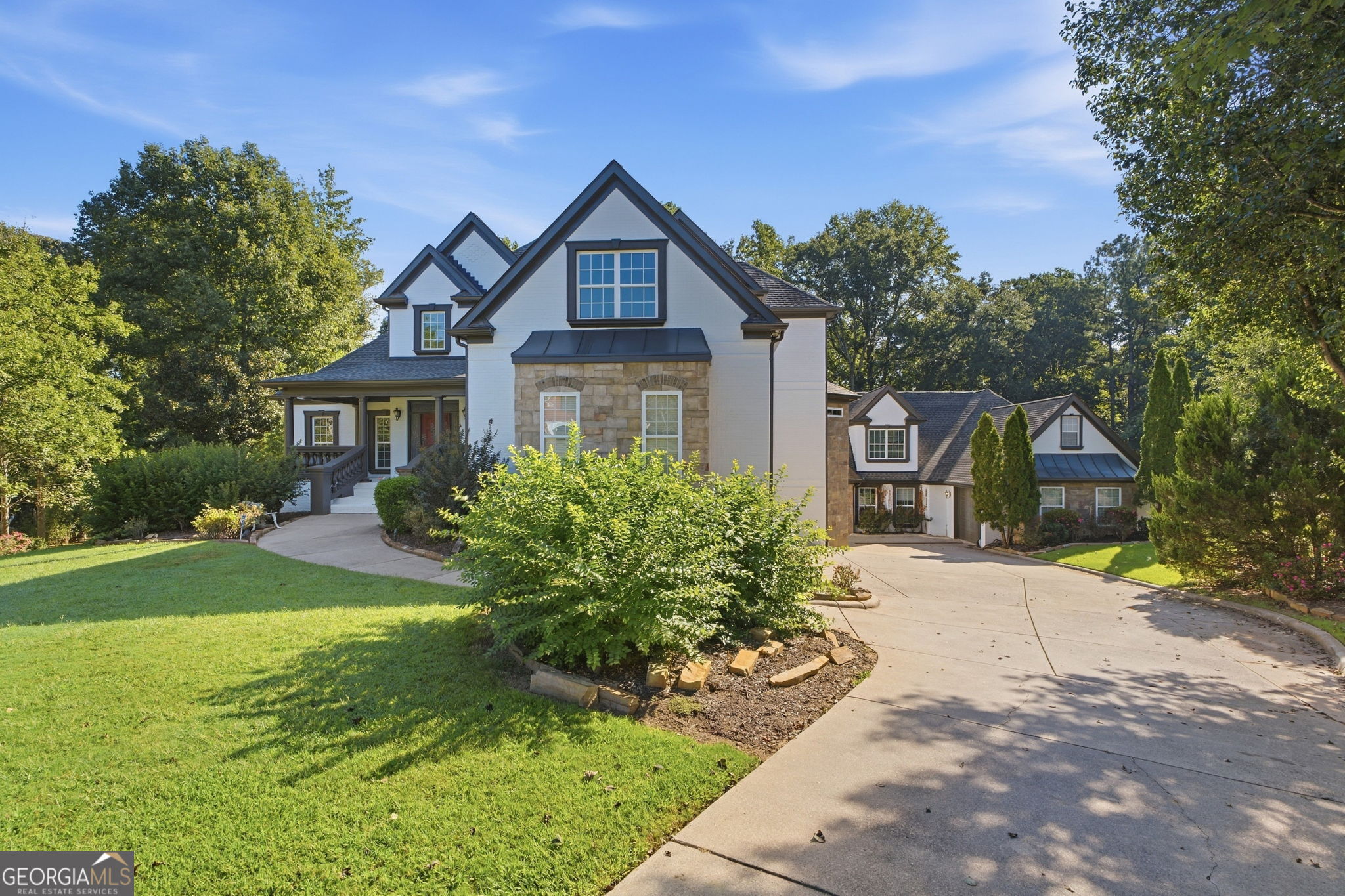704 Summerbrooke CT