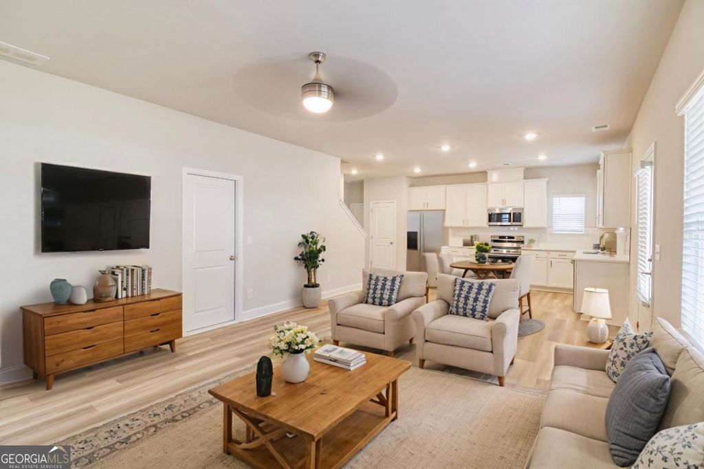 Photo of 254 Creek View Pl, Canton, GA 30114 (MLS # 10690910)