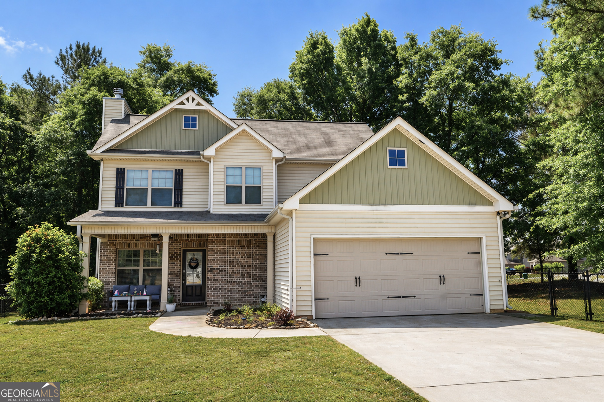 635 Clydes WAY