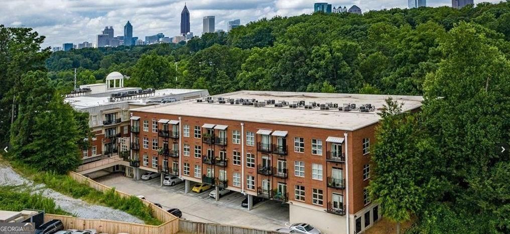 560 Dutch Valley RD NE 2407