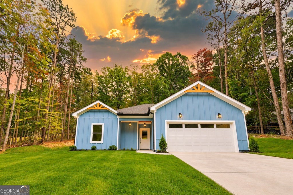 Photo of 3925 Pine Tree Lane, Gainesville, GA 30501 (MLS # 10870840)
