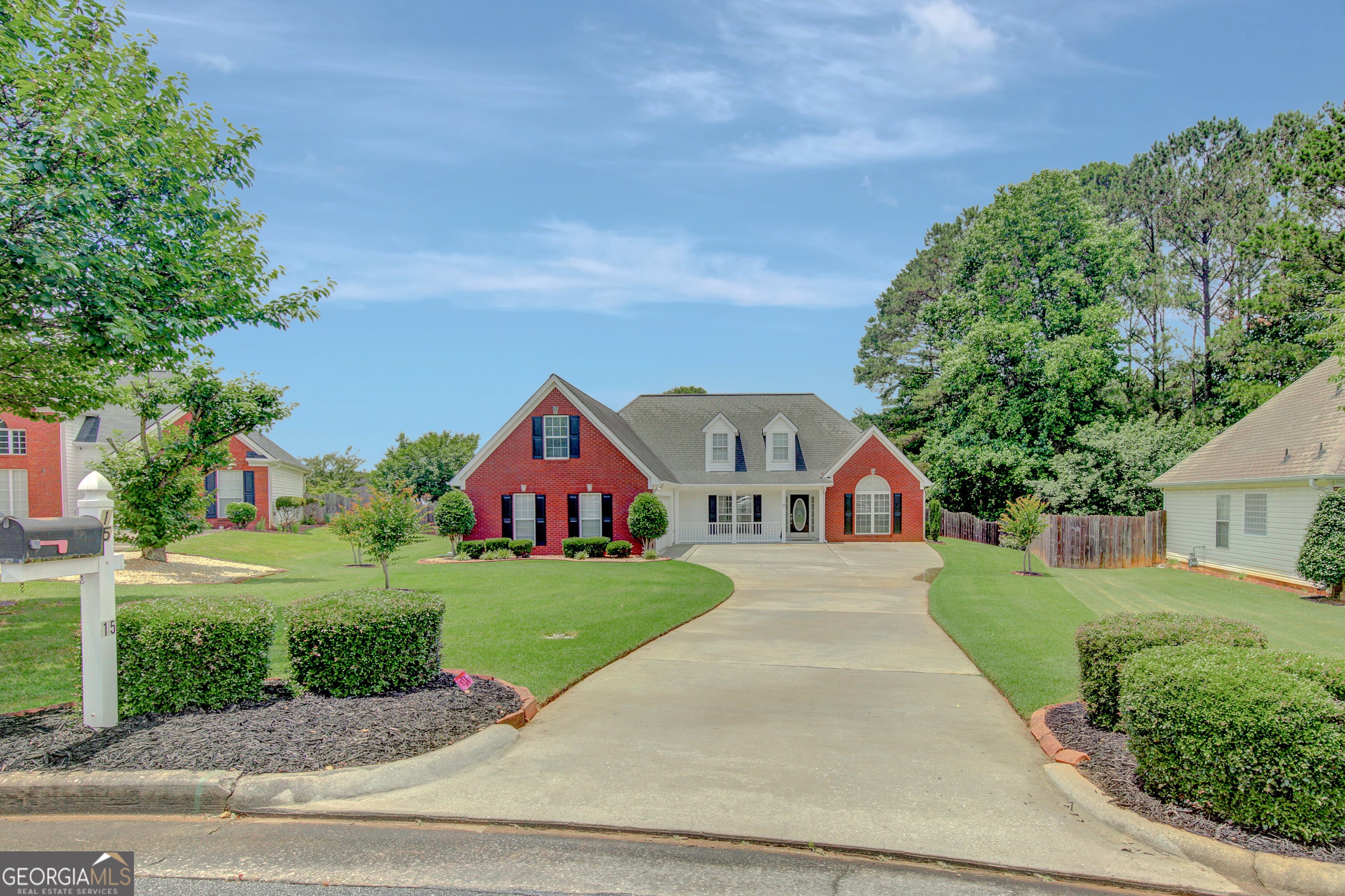 15 Pebble PL