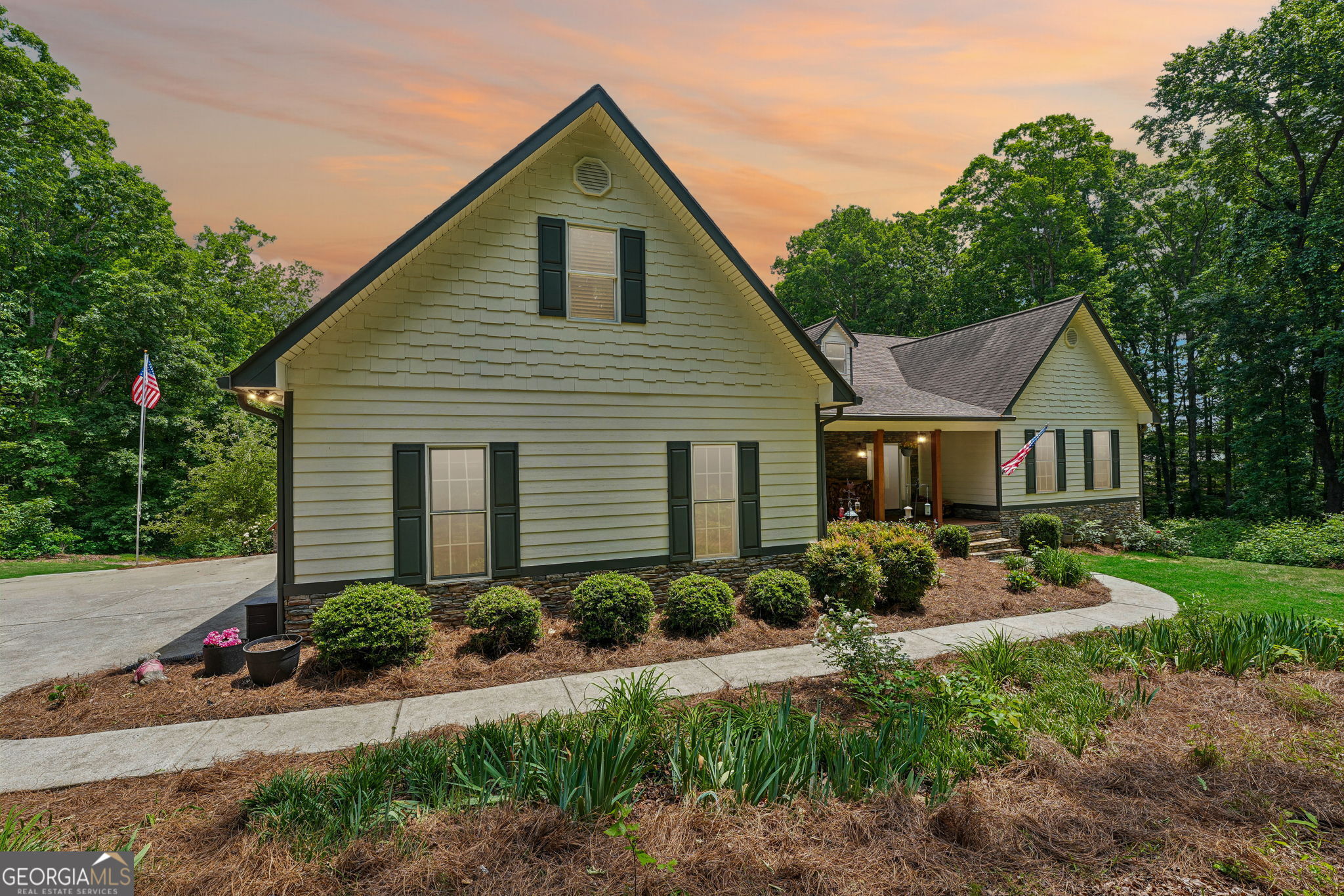 5925 Cantrell CIR