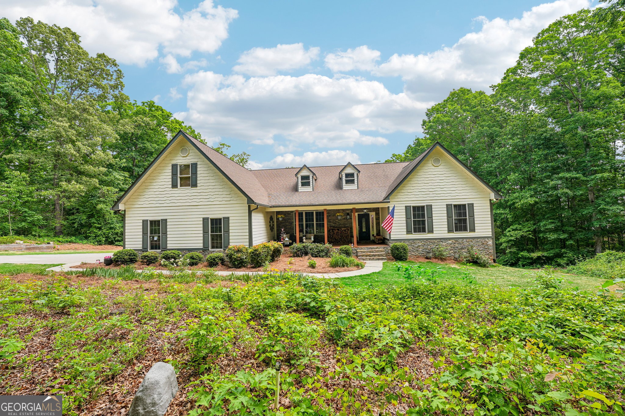 5925 Cantrell CIR
