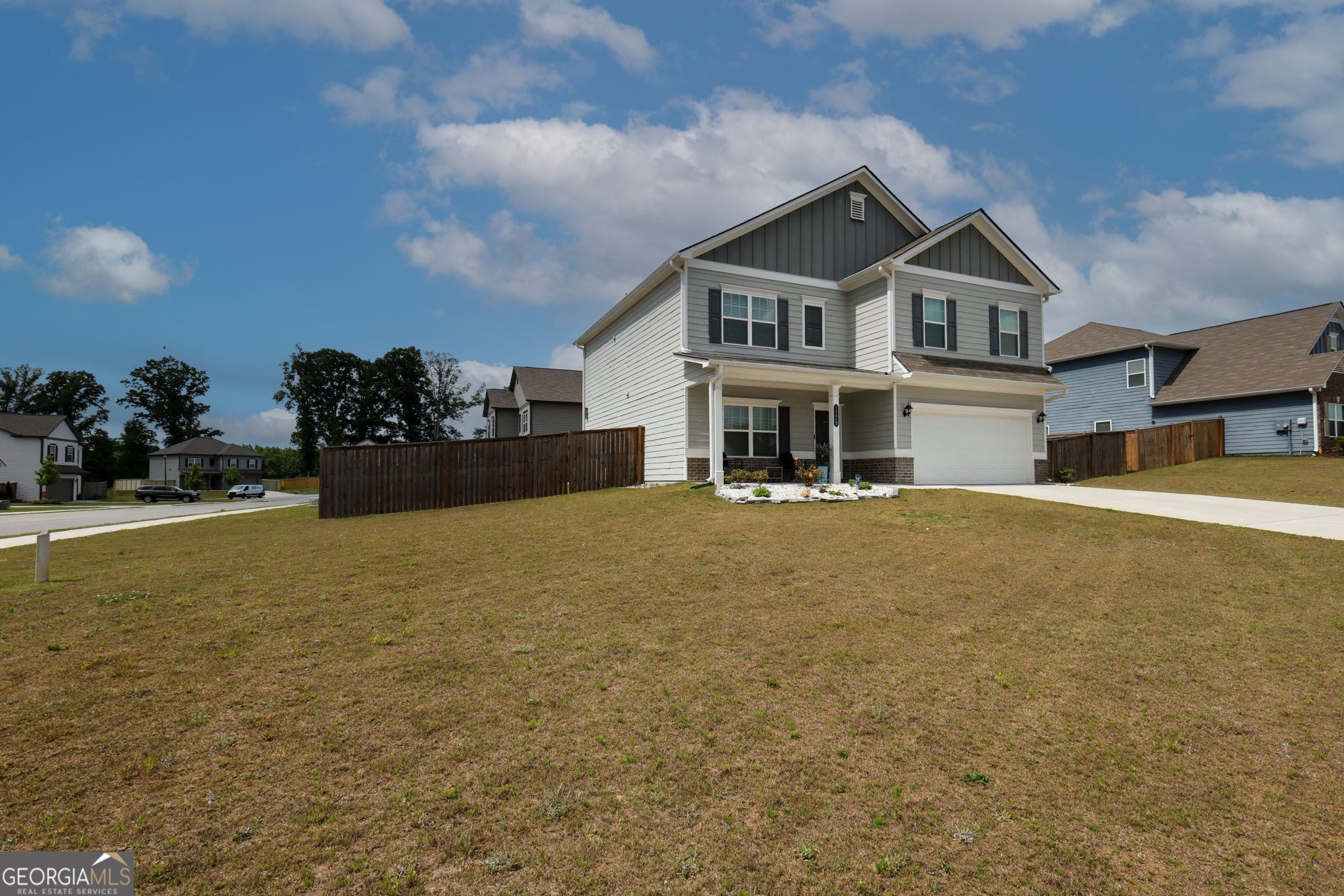 1229 Lyndhurst LN