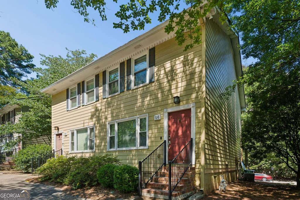 Photo of 16 Holly Downs Court NW, Atlanta, GA 30318 (MLS # 10788865)