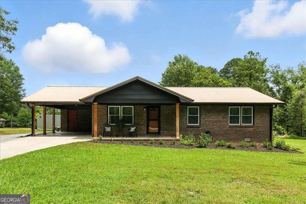 Photo of 32 Tomahawk Drive SW, Cartersville, GA 30120 (MLS # 10653621)