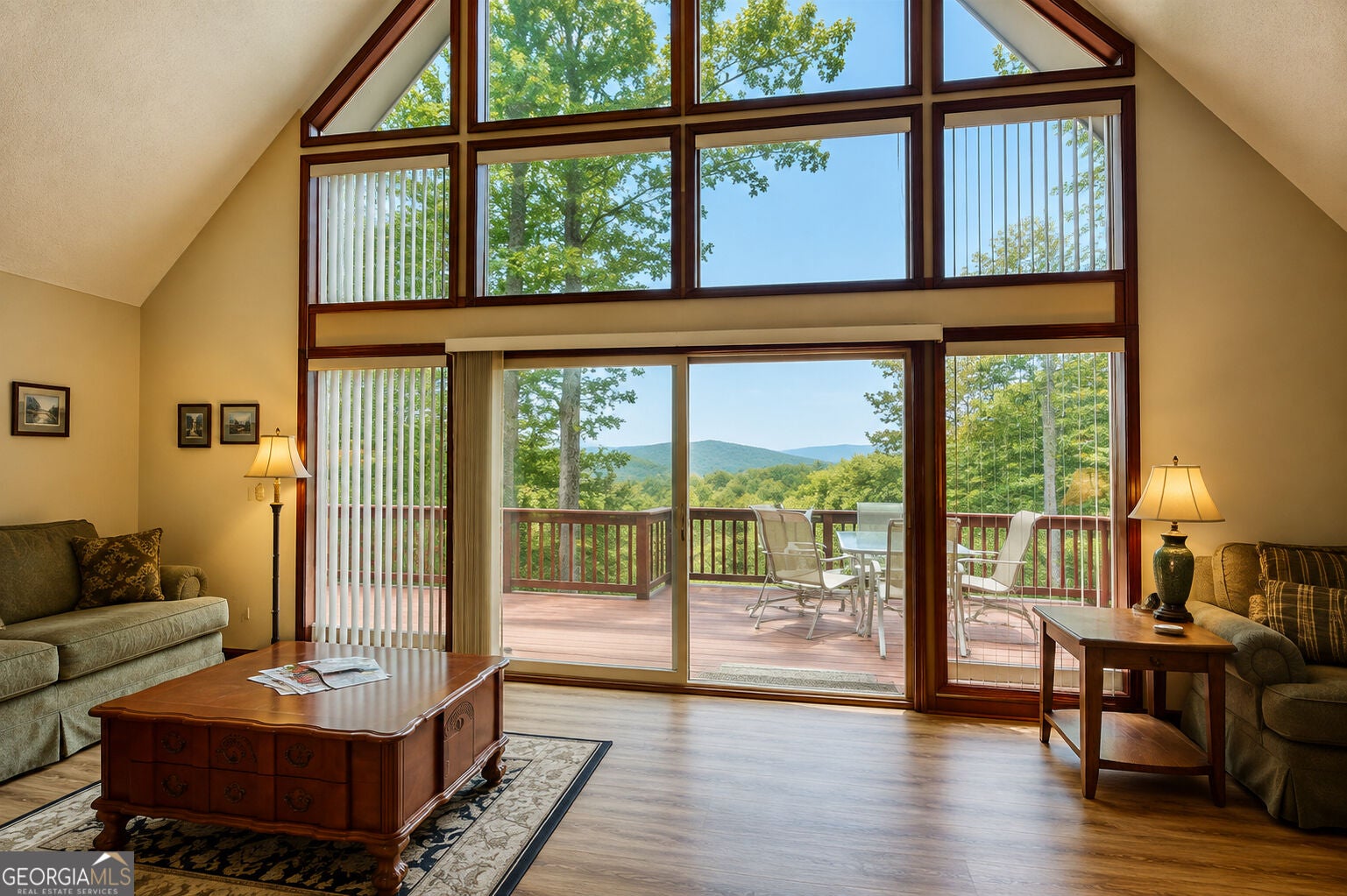 110 Ridge DR
