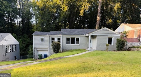 Photo of 2025 Venetian Drive SW, Atlanta, GA 30311 (MLS # 10838905)