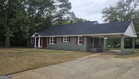 A home in Hawkinsville