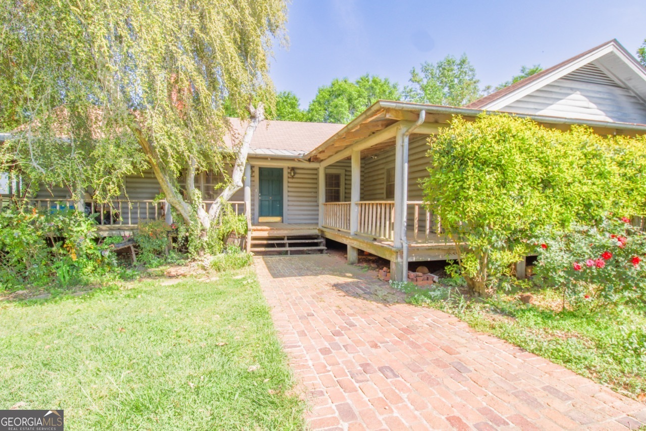 1600 Campbell DR