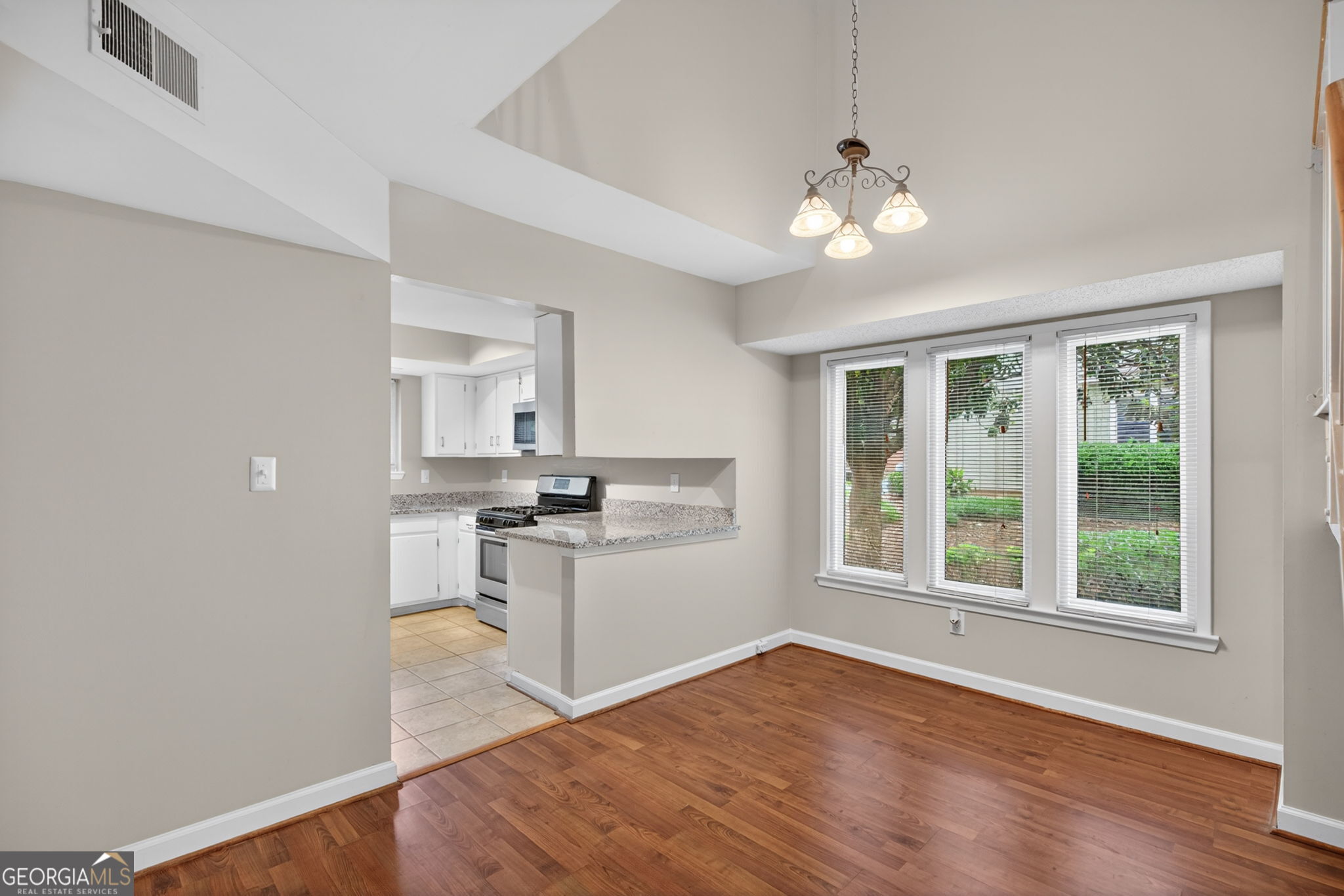 2240 Runnymead RDG SE