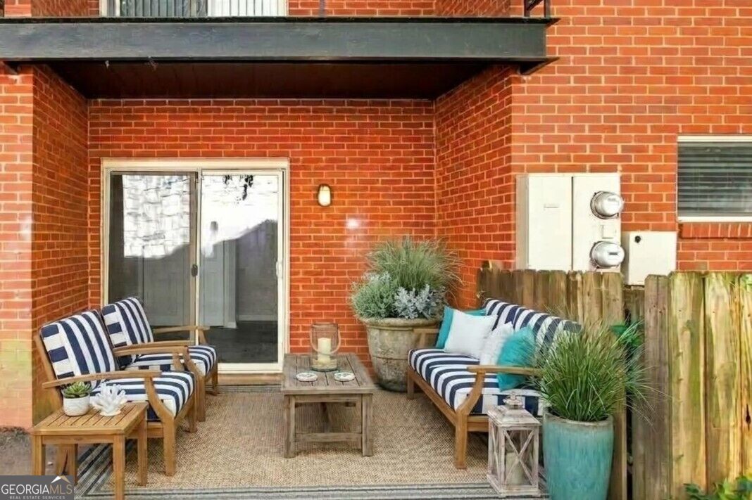 250 Little ST B102