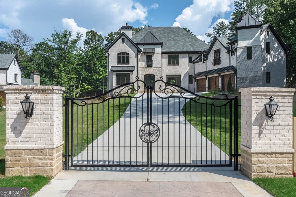 Photo of 10745 Shallowford Road, Roswell, GA 30075 (MLS # 10663619)