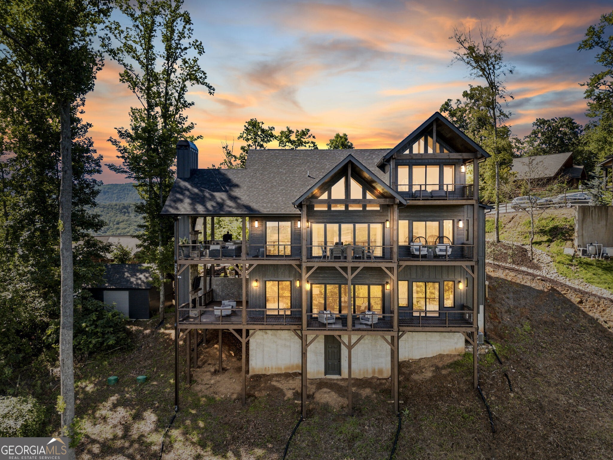 462 Overlook DR