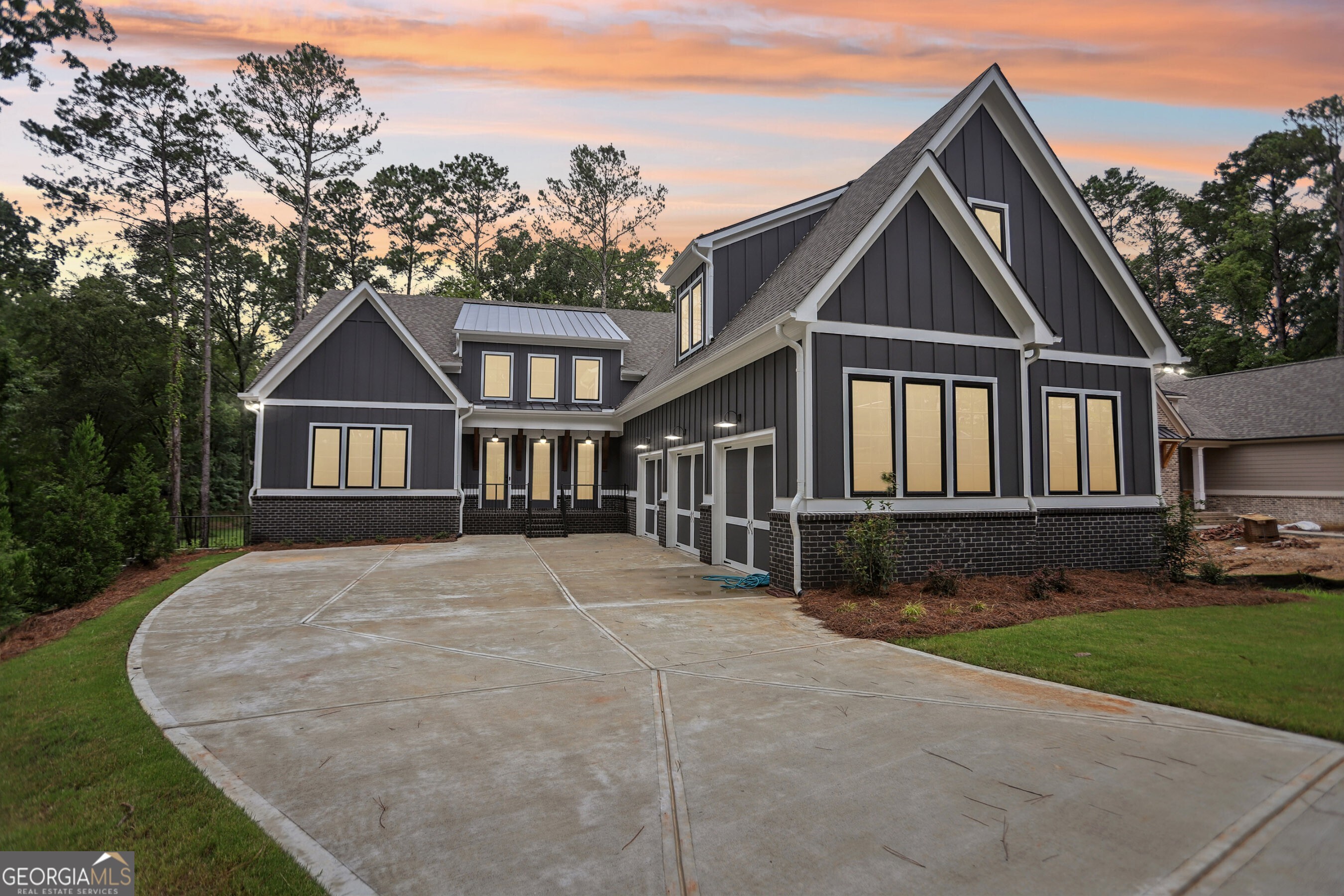 1091 Pinehurst DR