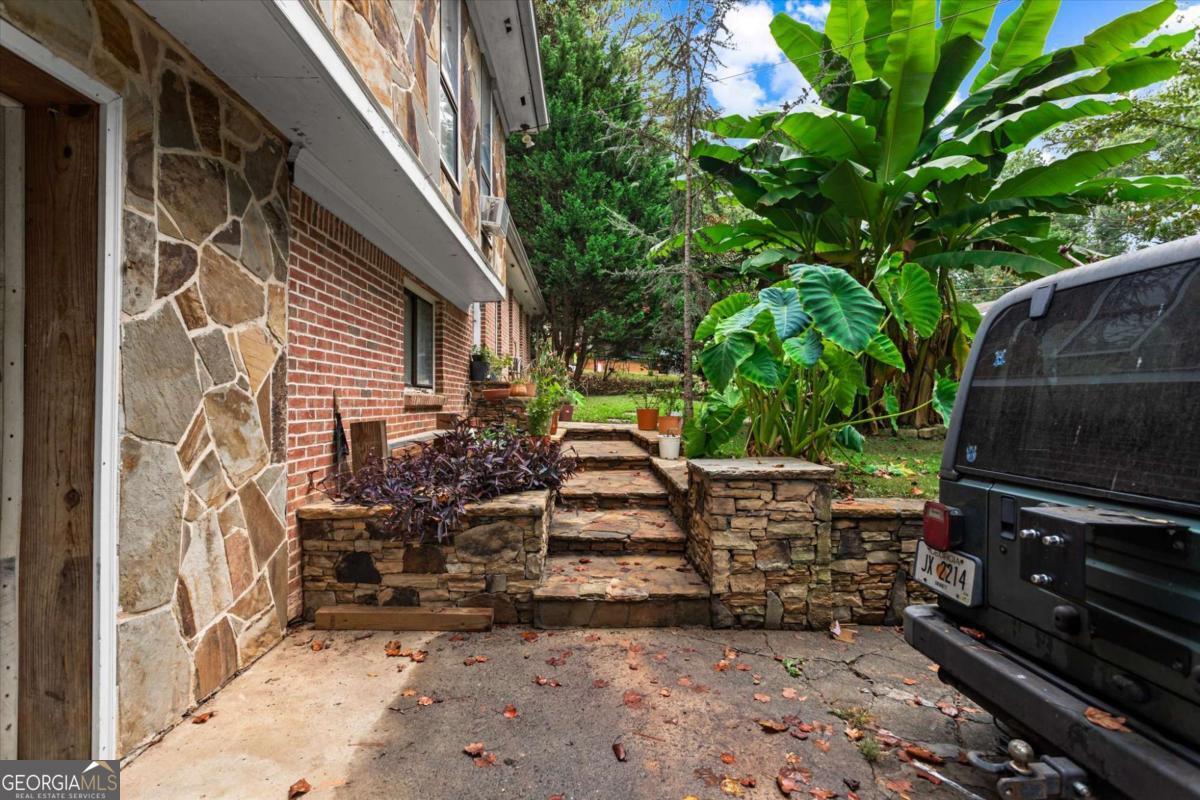 1576 Village DR