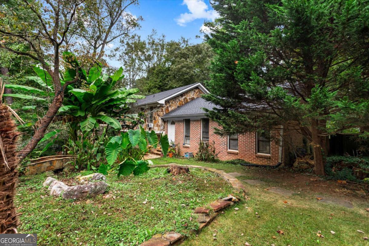 1576 Village DR