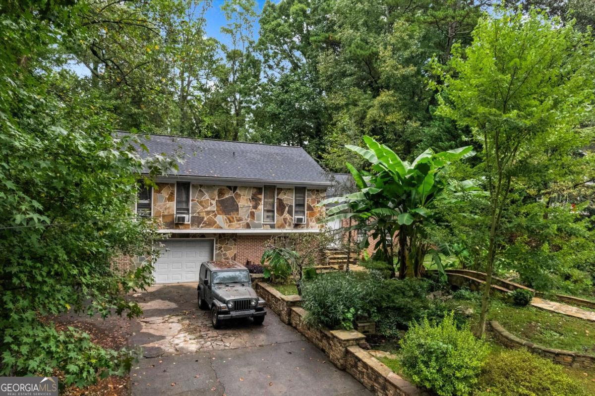 1576 Village DR