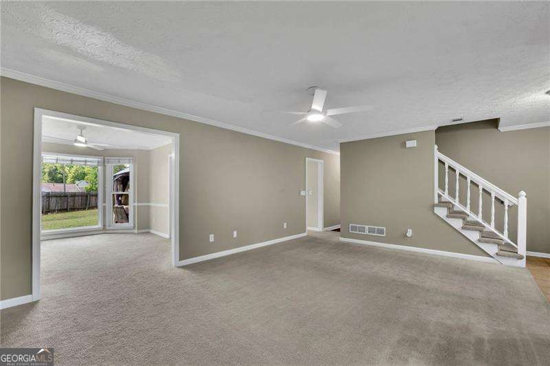 1930 Huntcliff DR
